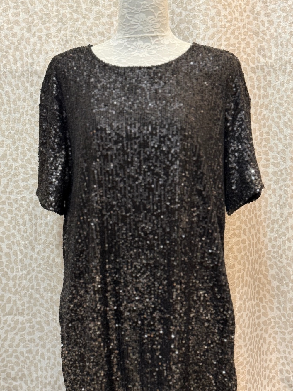 Black Sequin Short-Sleeve Women’s Top/Tunic